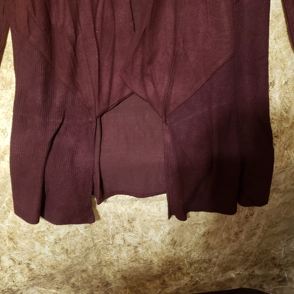A. BYER BURGUNDY CARDIGAN FUZZ COZIES Medium - Picture 5 of 6